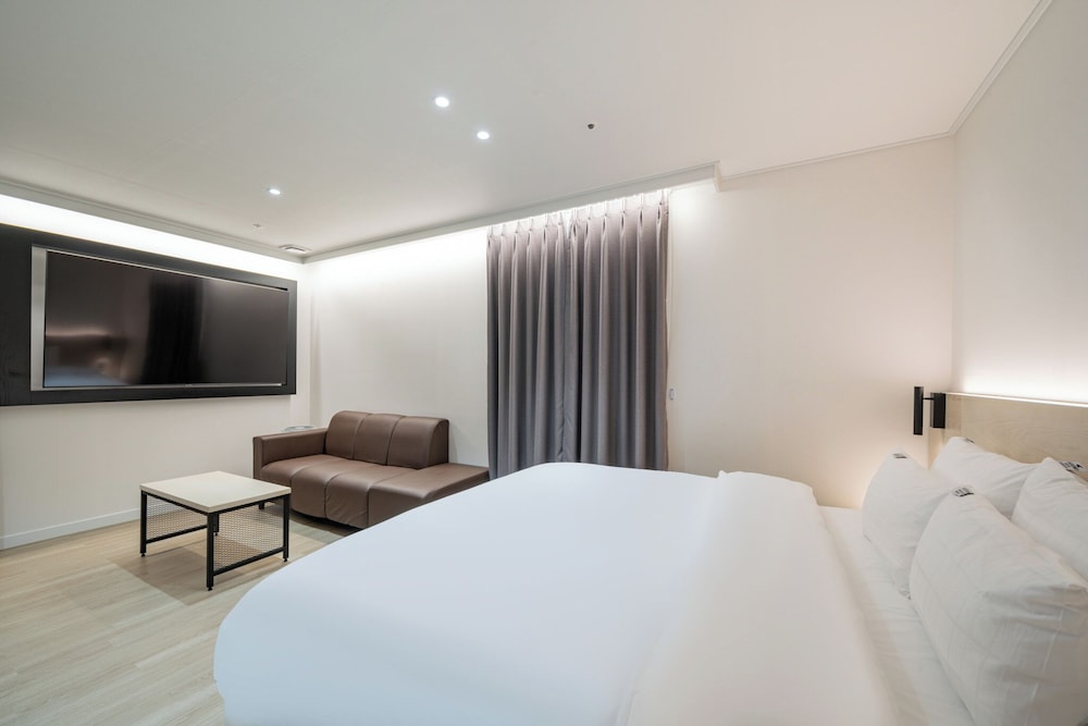Premium Room - Photo 4