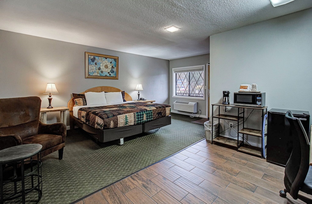 Standard Room, 1 King Bed (Creekside) - Photo 5