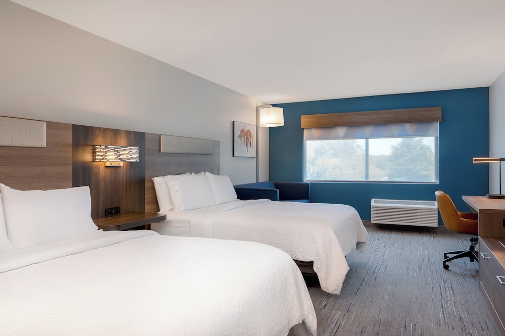 Standard Room, 2 Queen Beds, Accessible Bathtub (Mobility) photo 2