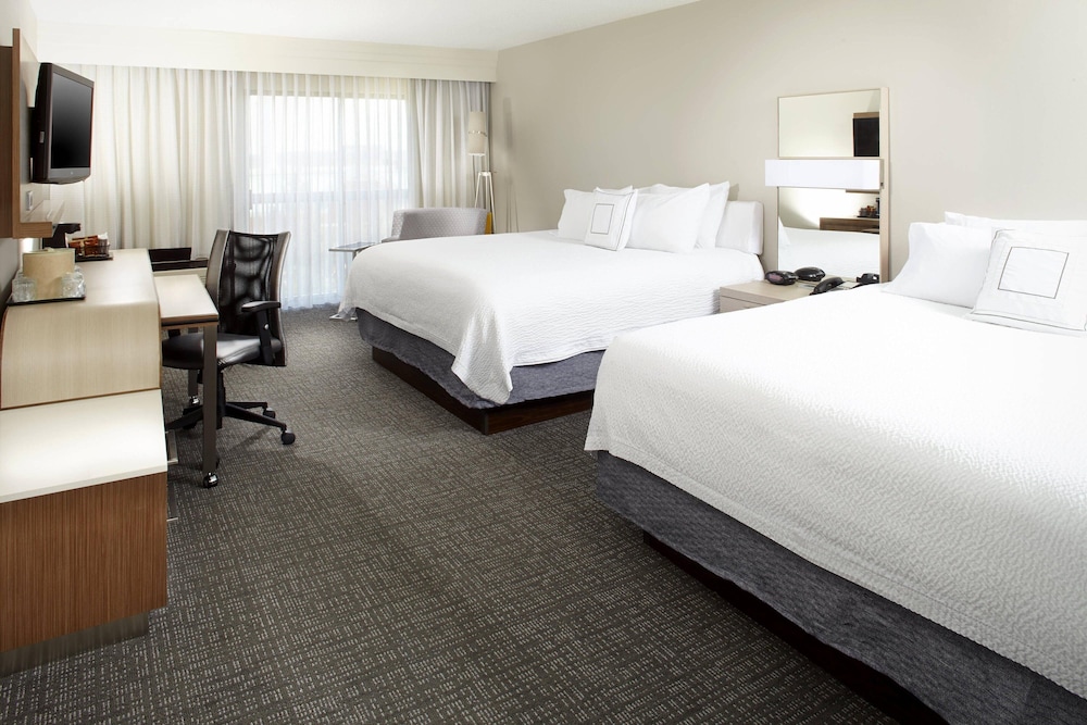 Room, Multiple Beds - Photo 1