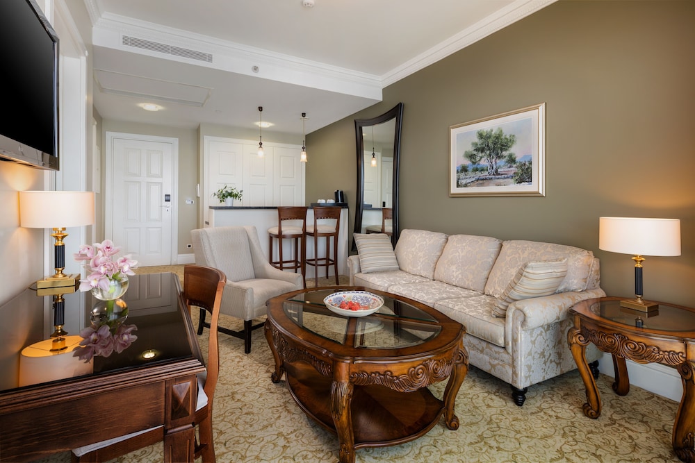 Executive Suite, 1 King Bed with Sofa bed, Sea View thumbnail 6