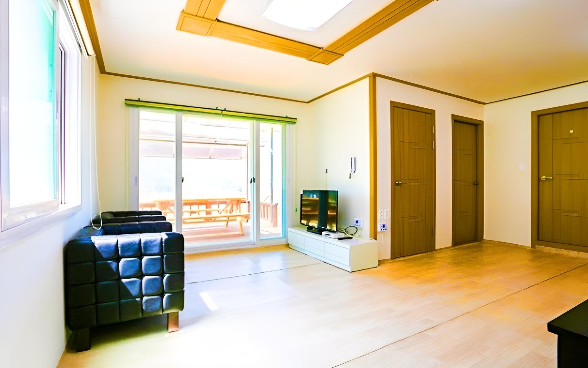 Room (Room 102) photo 1