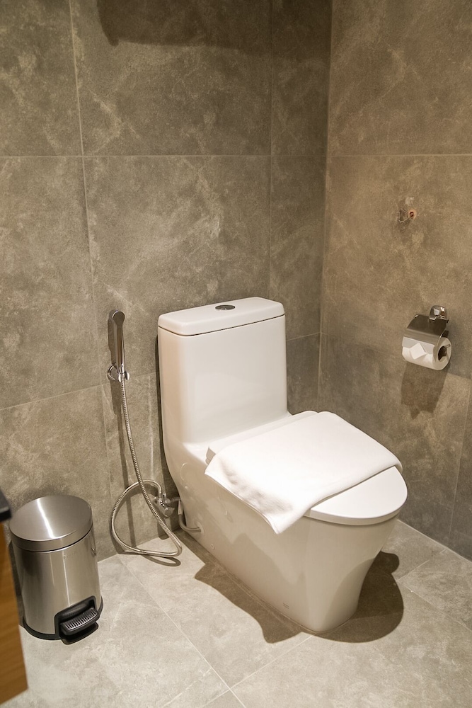 Deluxe Room King - Photo 6