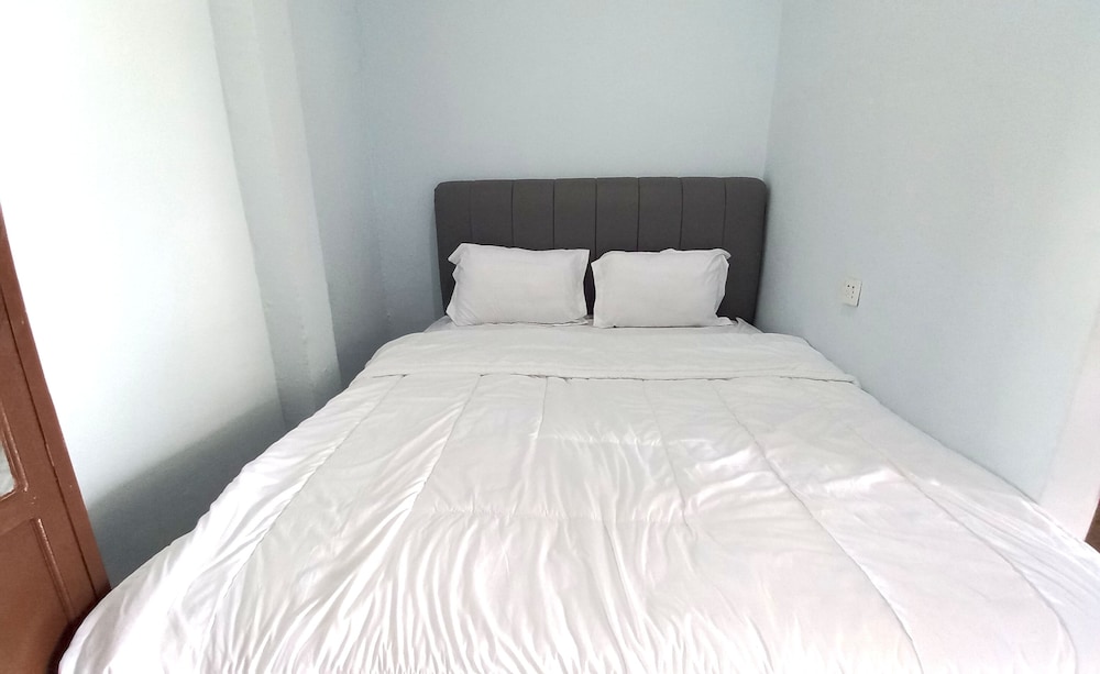 Deluxe Double Room - Photo 11