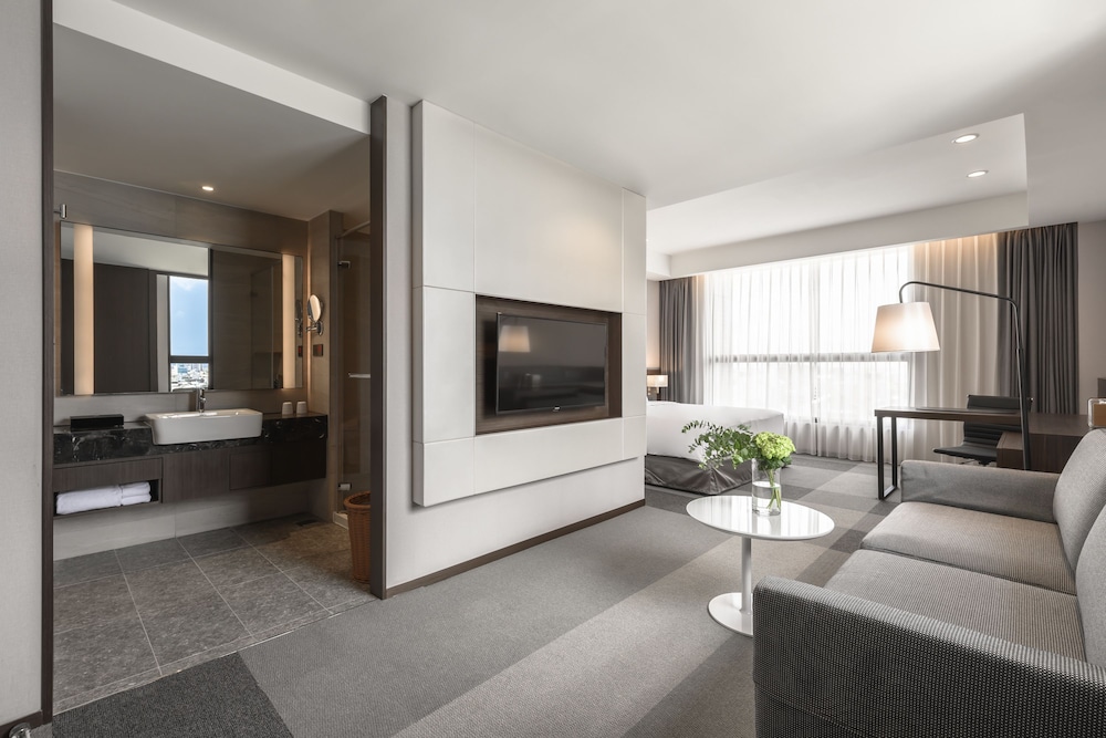 Premium Suite