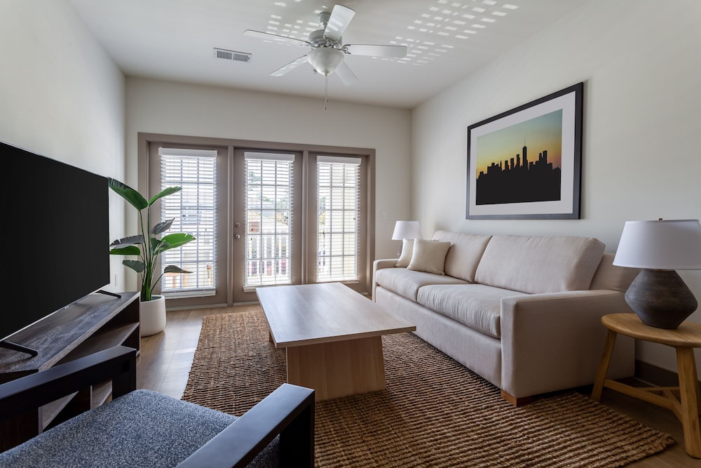 Traditional Apartment, 1 Bedroom, Non Smoking (Self Check-in with Virtual Front Desk) photo 1