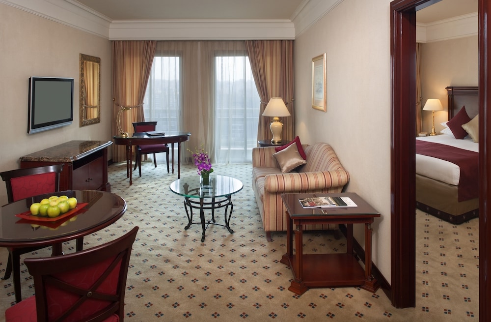 Suite, 1 Bedroom, Smoking (Residence, Dining)