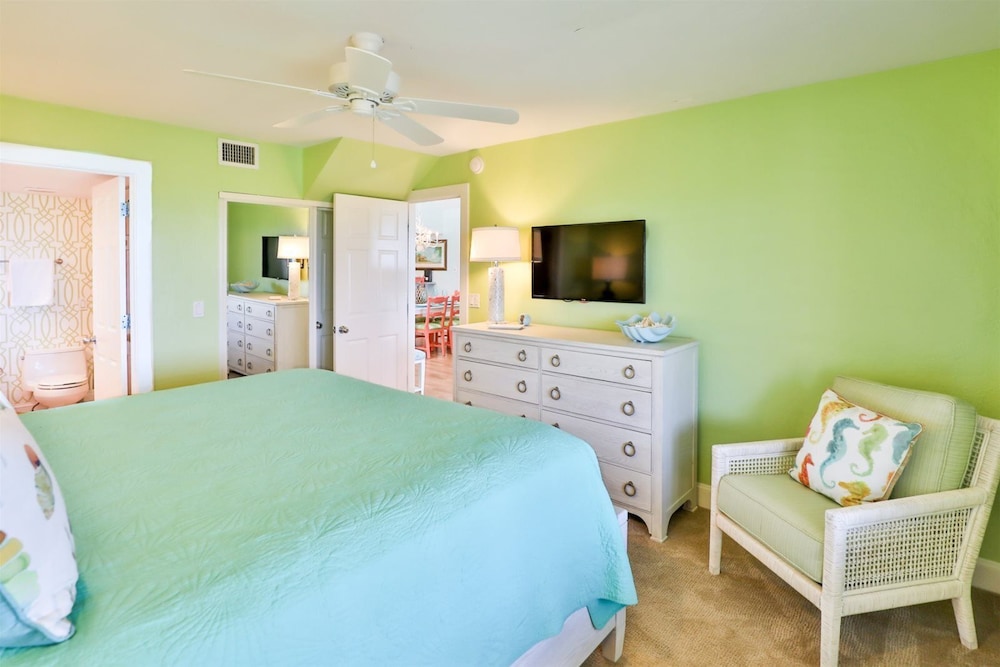House (South Seas Gulf Cottage 1106)