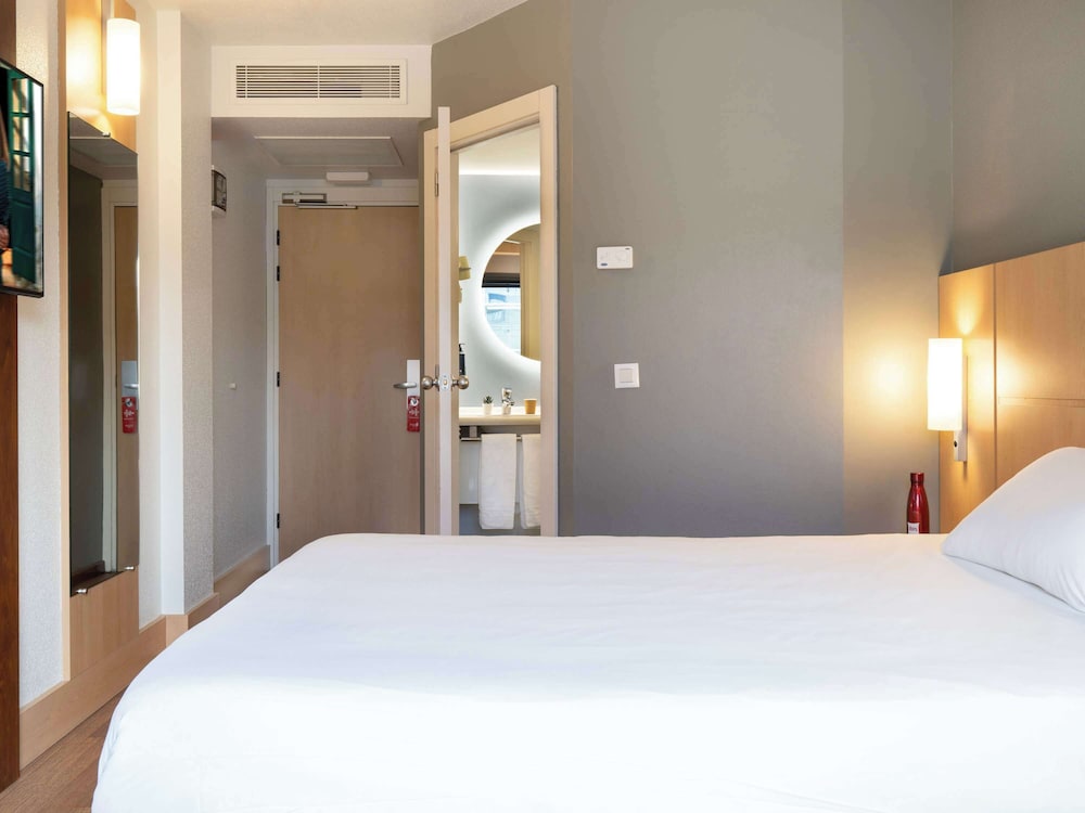 Room, Multiple Beds - Photo 6