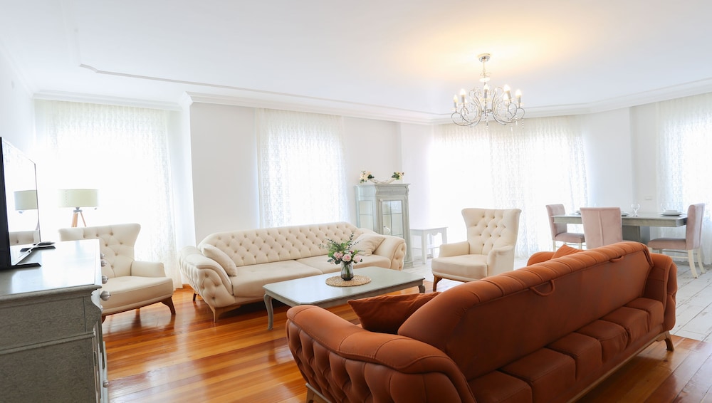 Standard Apartment → Standard Apartment