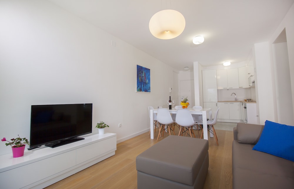 Apartment (1) photo 3