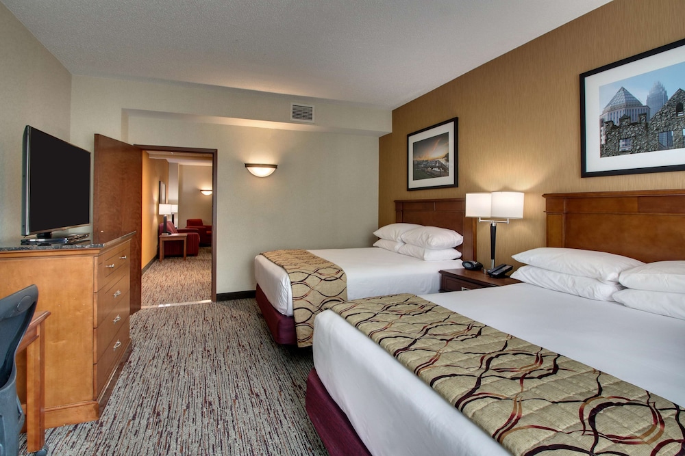 Drury Inn & Suites Charlotte Northlake, Photo 2