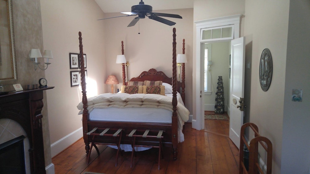 Room, 1 Queen Bed, Balcony, Ocean View photo 2