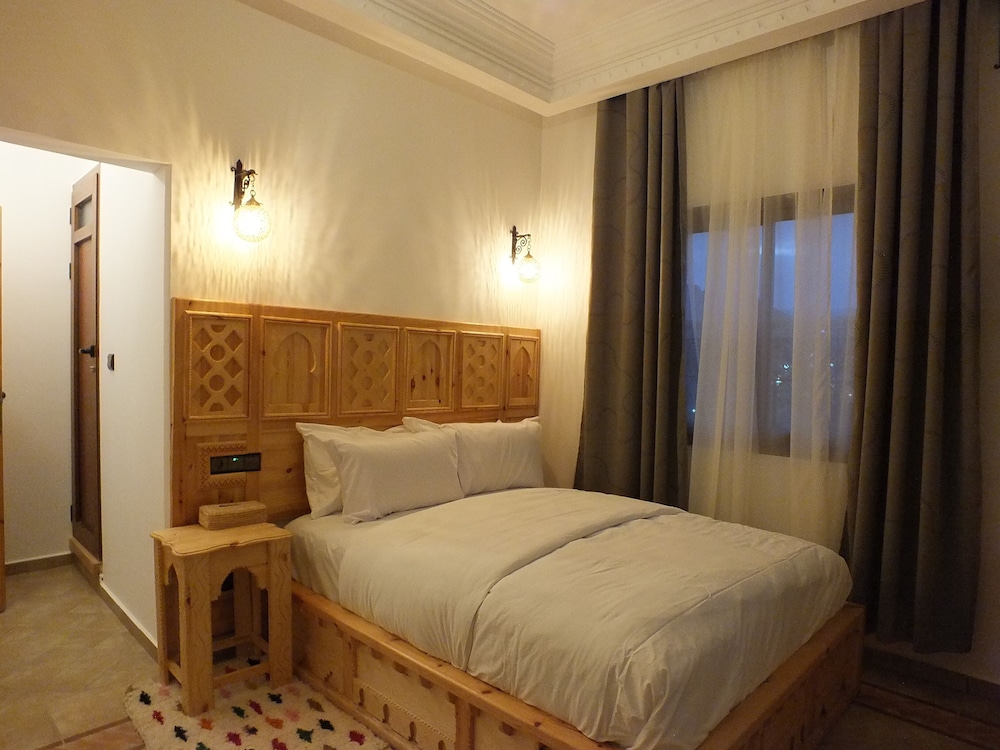 Single Room, Mountain View