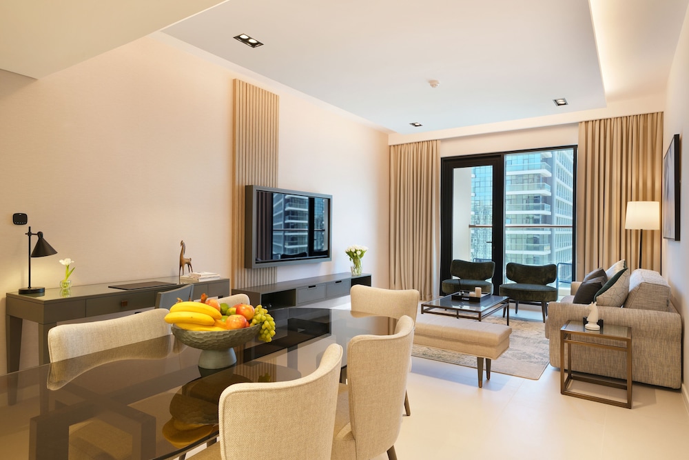 Deluxe Three Bedroom Apartment with Balcony