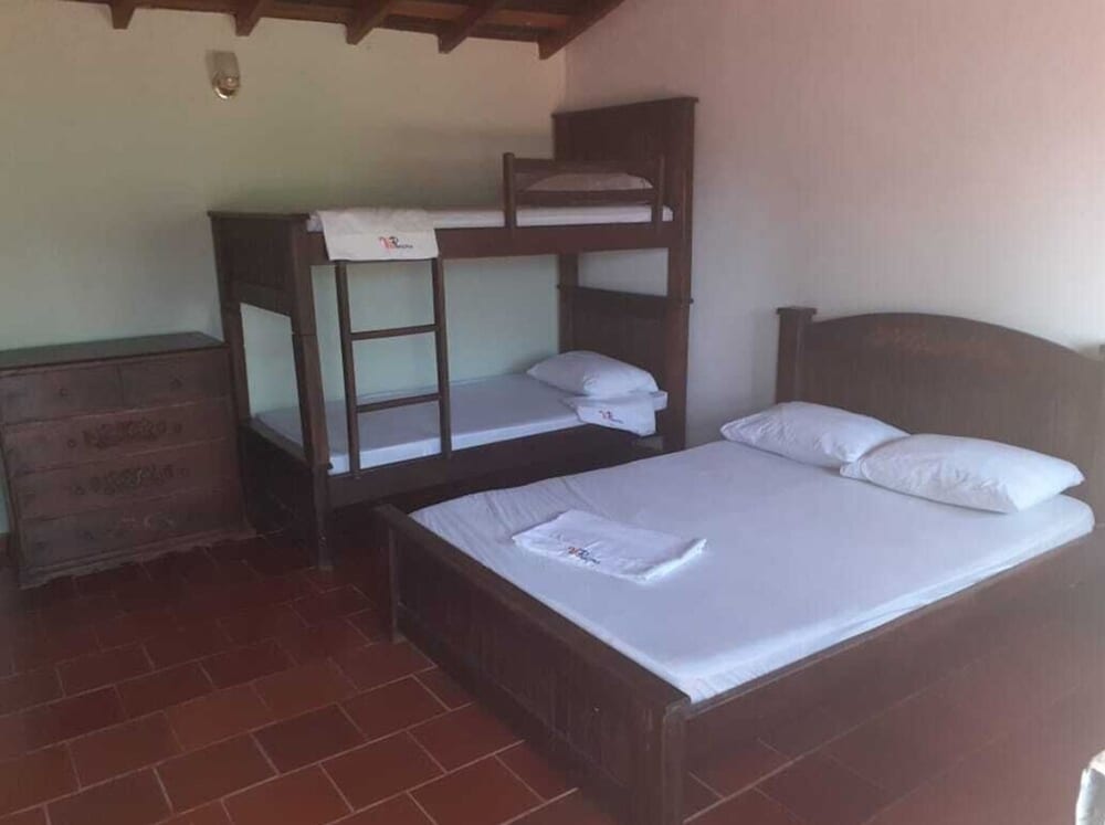 Economy Quadruple Room photo 1