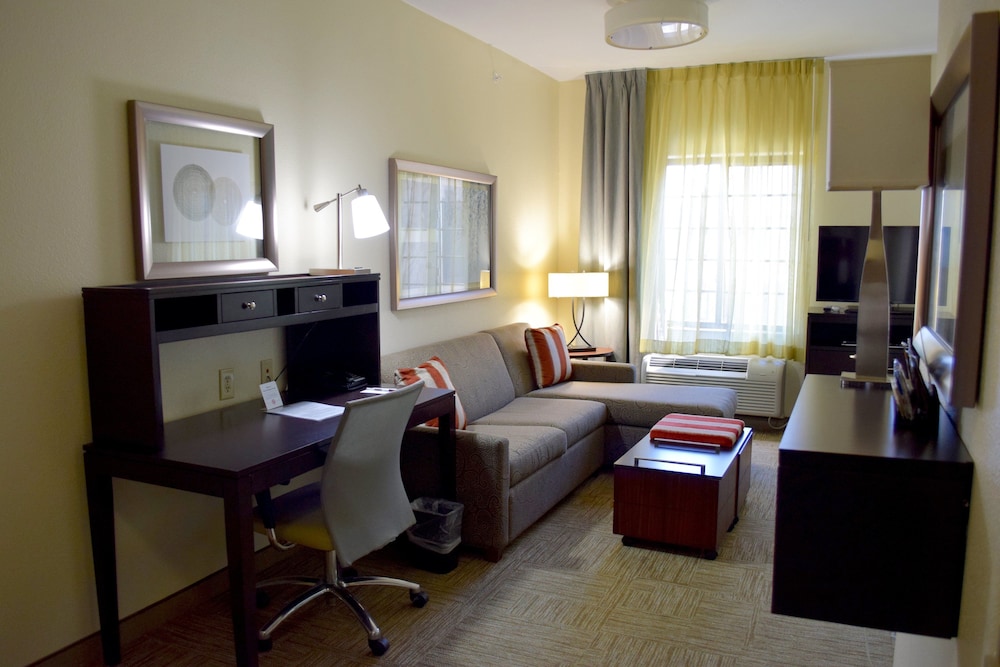 Studio Suite, 1 King Bed, Kitchen - Photo 8