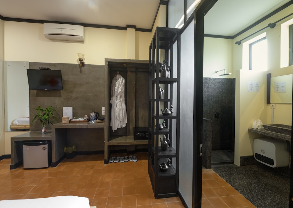 Deluxe Triple Room - Photo 13