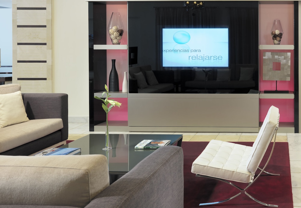 Superior Double Room (Privilege, 2 Adults + 1 Child) - Photo 3