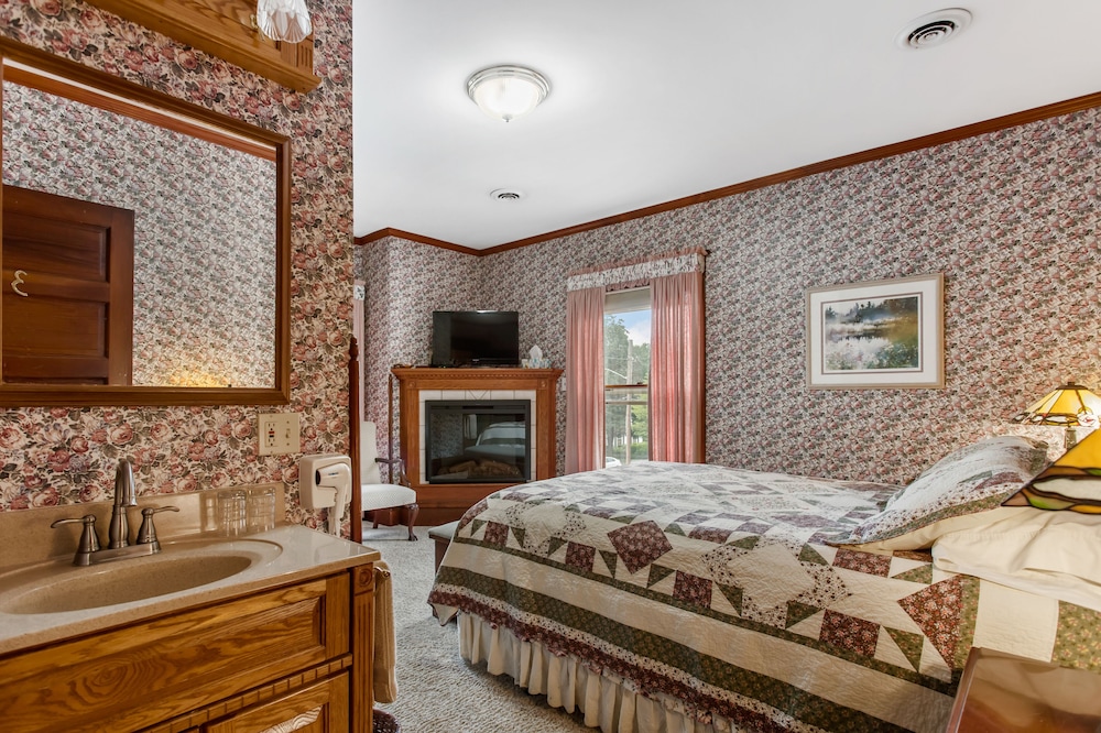Deluxe Room, City View