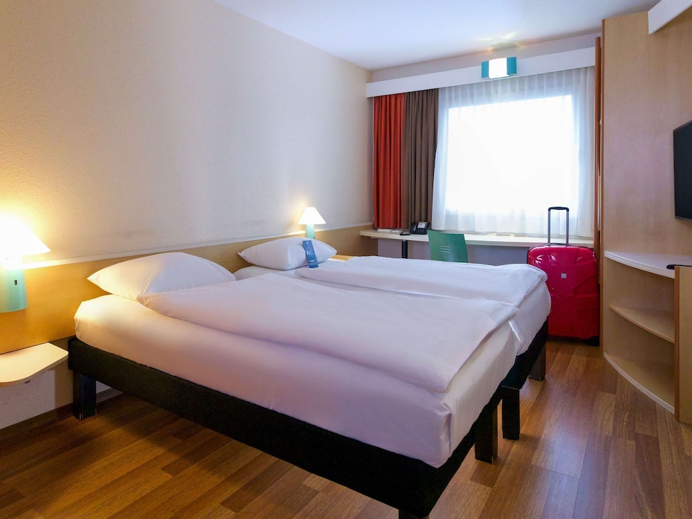 ibis Berlin City Potsdamer Platz - Photo 3