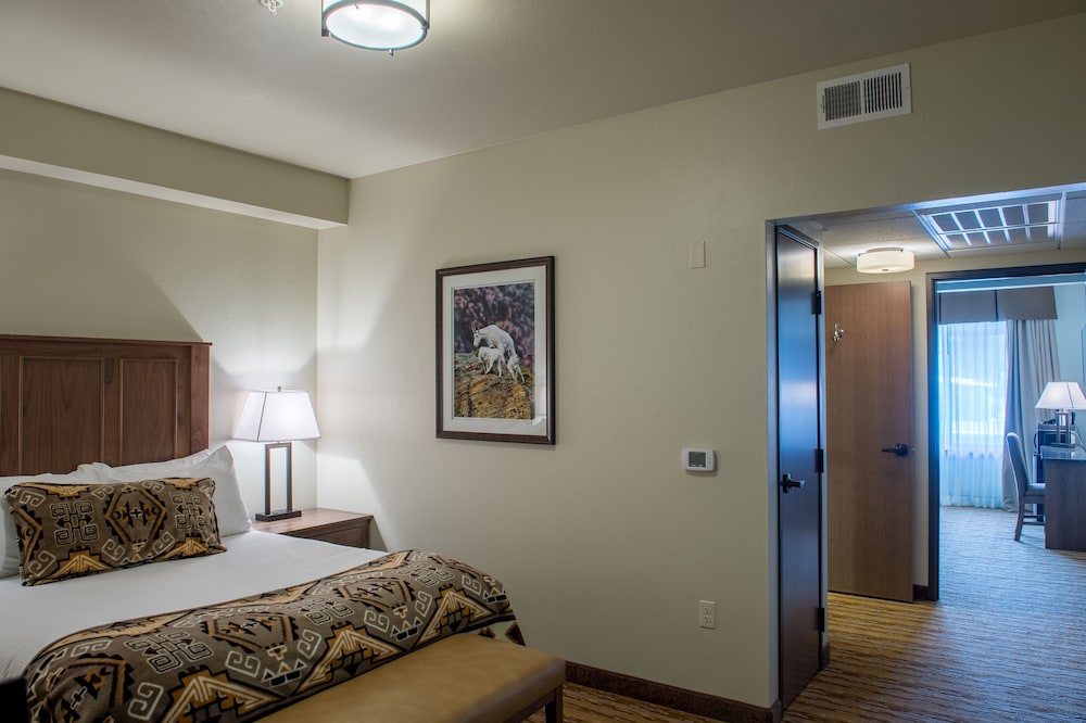 Suite, 2 Queen Beds photo 3