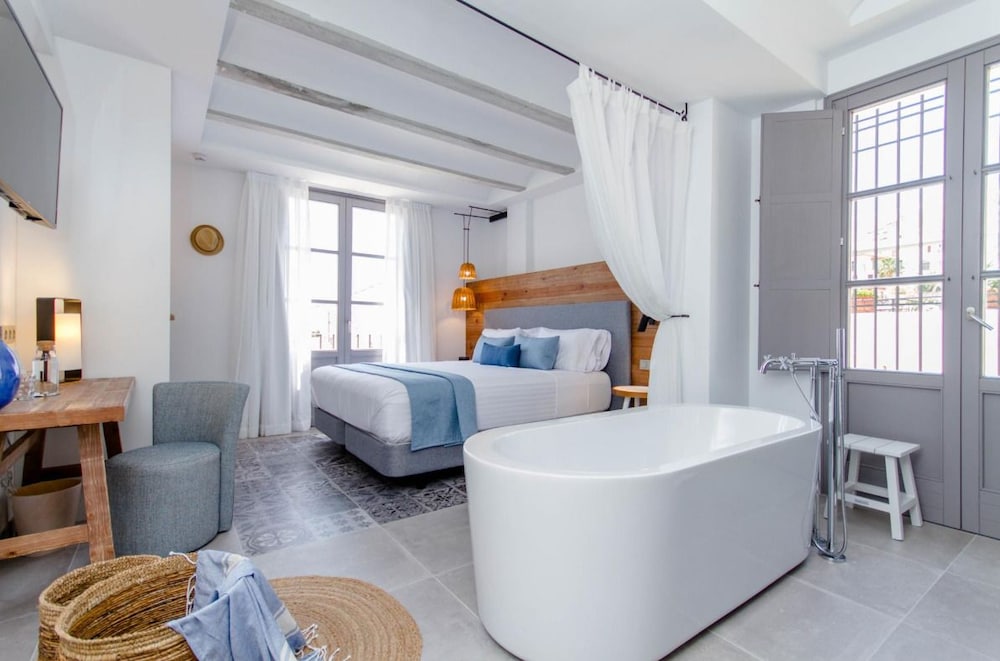 Superior Double Room, Pool View