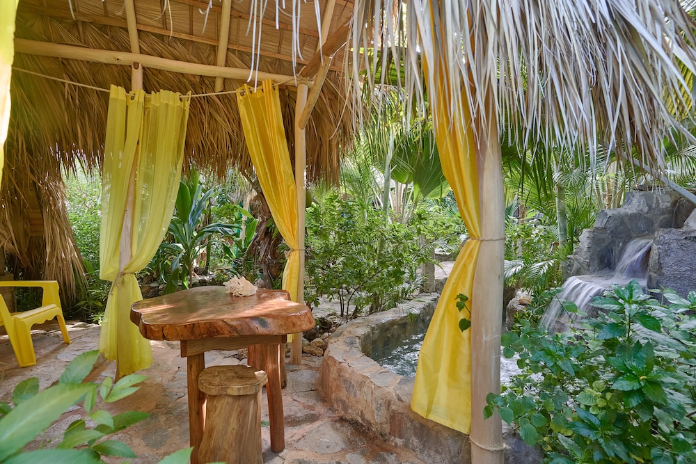 Honeymoon Cabin photo 2