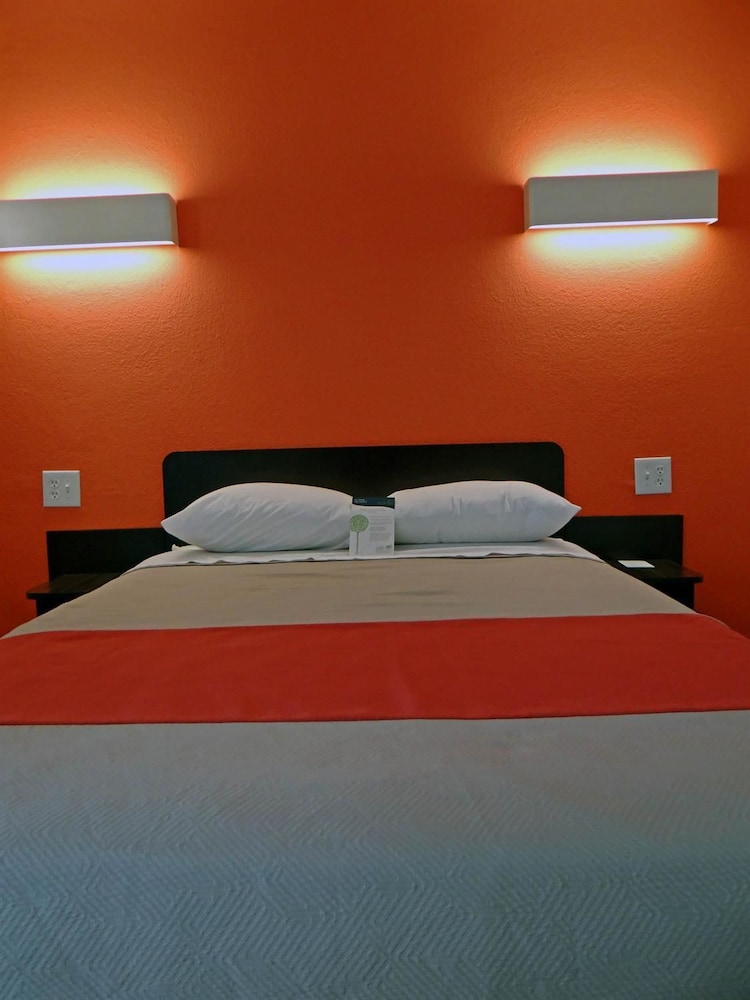 Standard Room, 1 Double Bed, Non Smoking - Photo 1