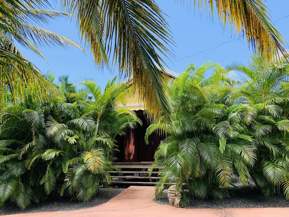Family Bungalow - Photo 1