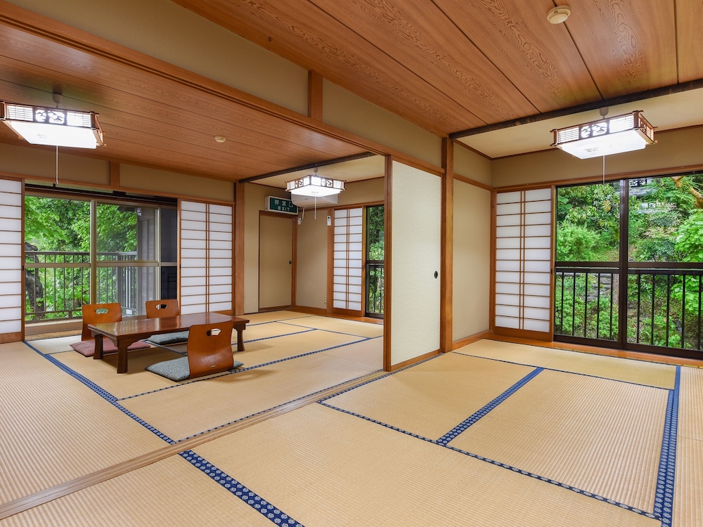 Japanese-style room 2 tatami mats (10 mats + 8 mats), No Smoking photo 3