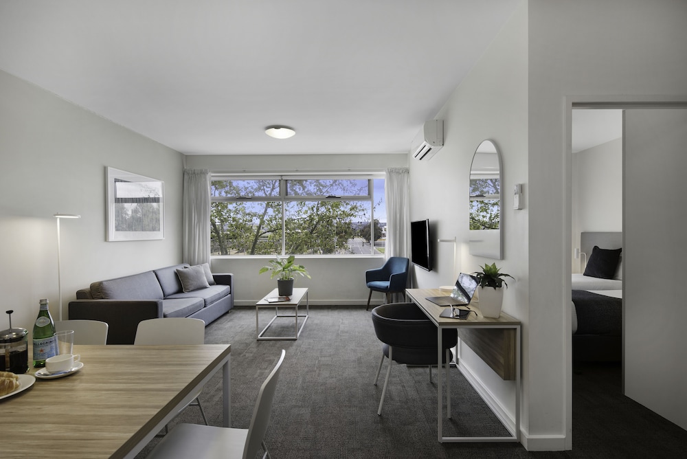 Apartment, 2 Bedrooms - Photo 1