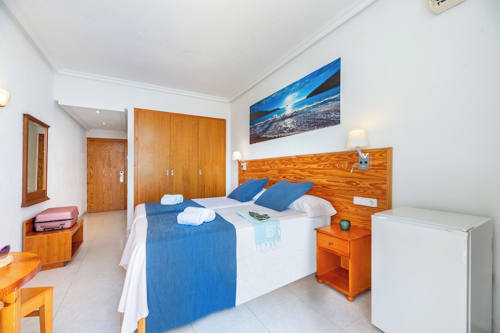 Twin Room, Sea View - Photo 4