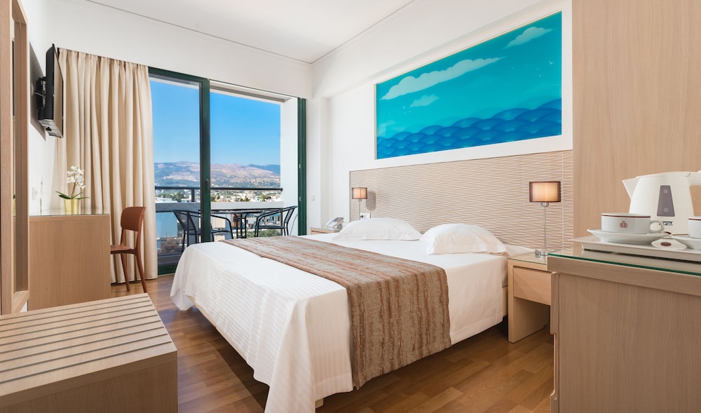 City Studio, 2 Twin Beds, City View - Photo 6