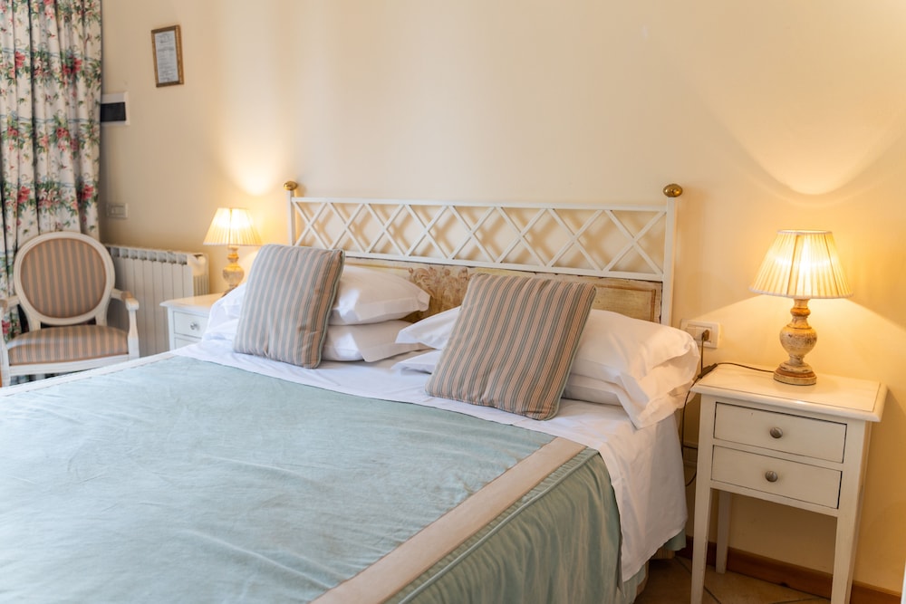 Classic Room, 1 Double Bed, Hill View