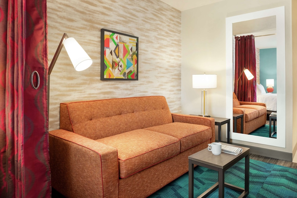 Suite, 1 King Bed, Accessible (Hearing) - Photo 5