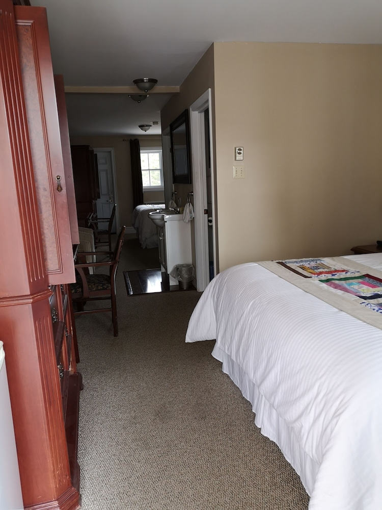 Suite, 2 Queen Beds photo 2