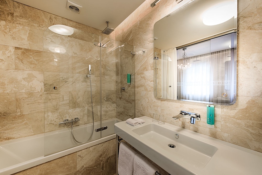 Standard Triple Room (Stable) photo 2