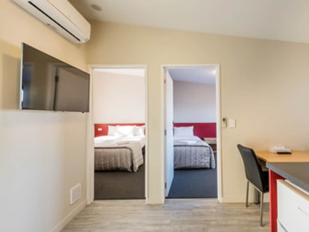 Compact 2 Bedroom Unit