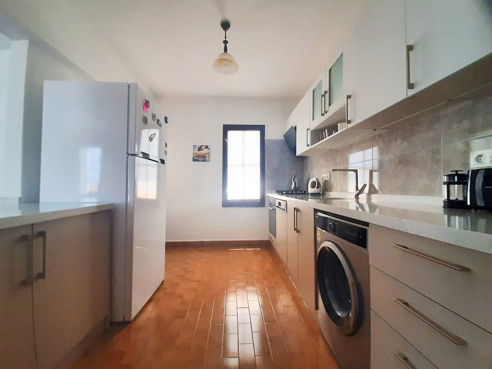 Condo, Kitchen, Partial Sea View (1 No) photo 3