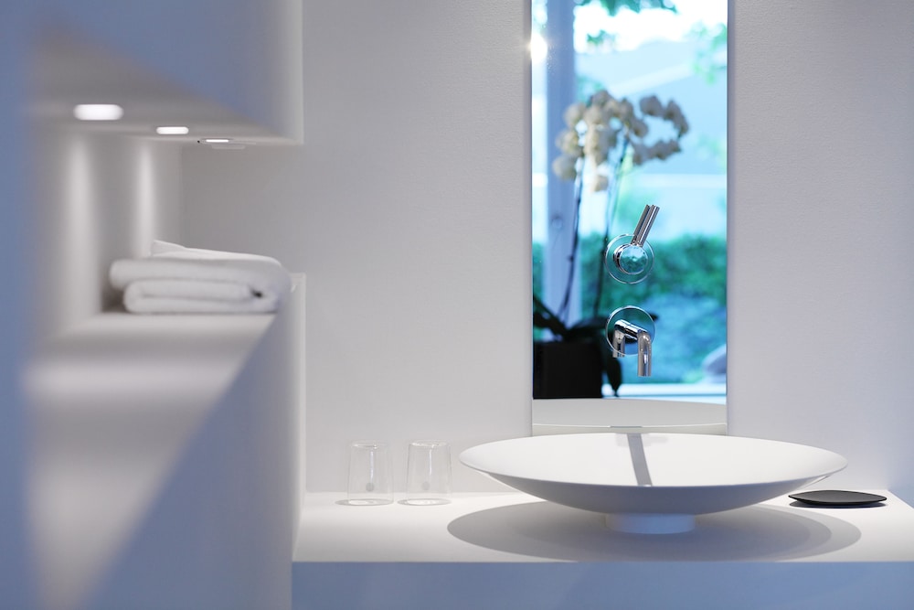 Double Or Twin Room, Bathtub, Garden View photo 2
