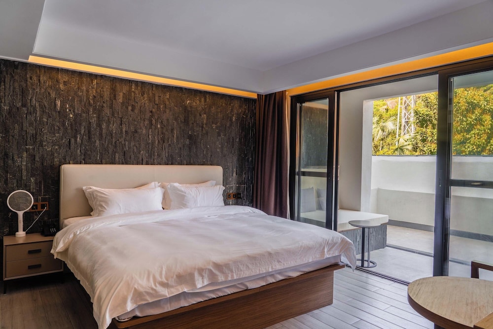 Superior Suite, Beach View photo 2
