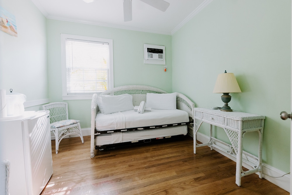 King Suite Balcony - James House - Photo 3