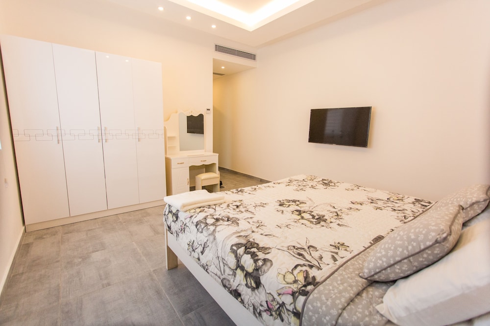 Exclusive Apartment, 2 Bedrooms, Ensuite - Photo 3