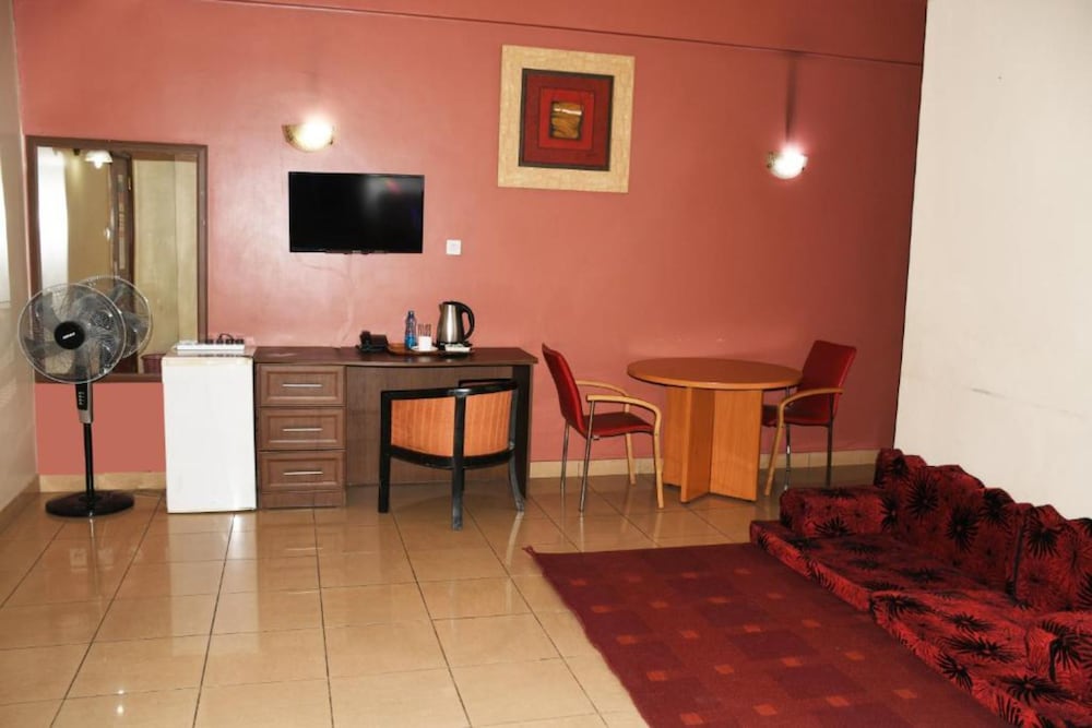 Double Room - Photo 5