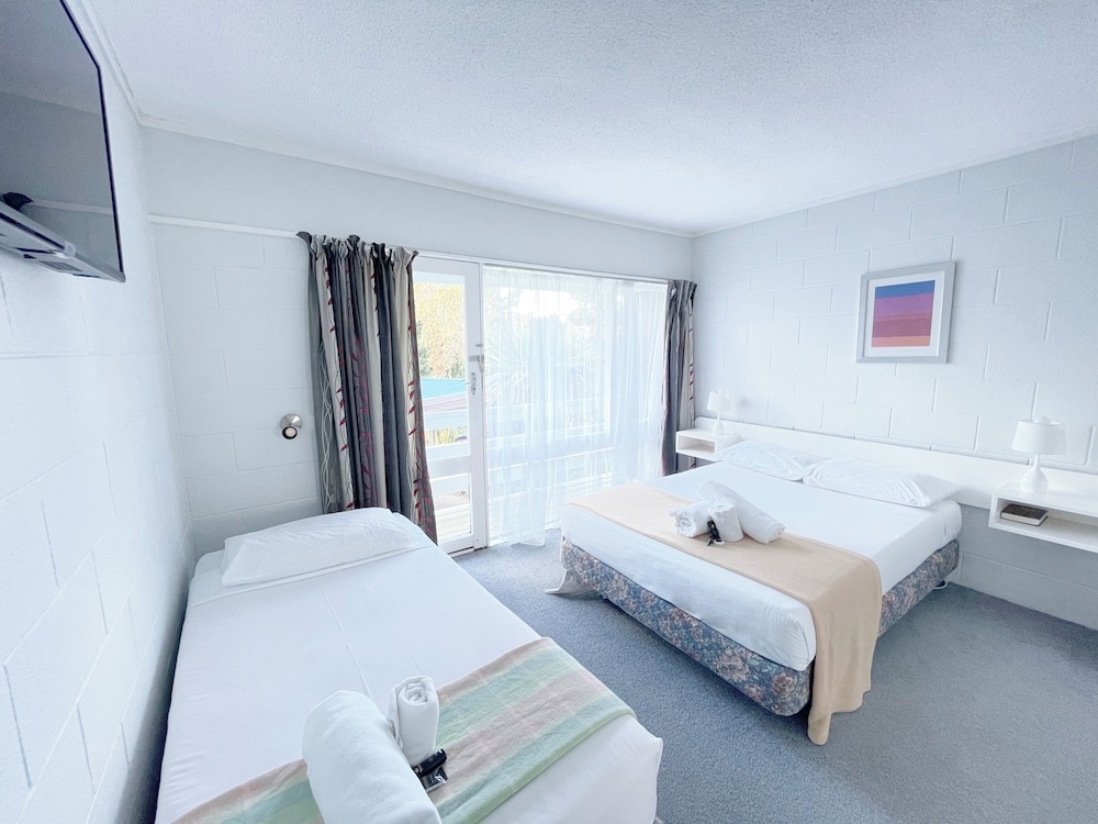 Family Room, 1 Bedroom, Kitchen