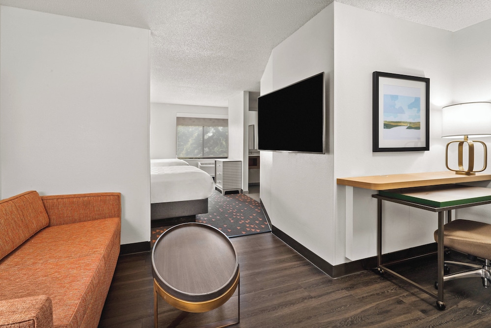 Premium Room, Multiple Beds - Photo 1