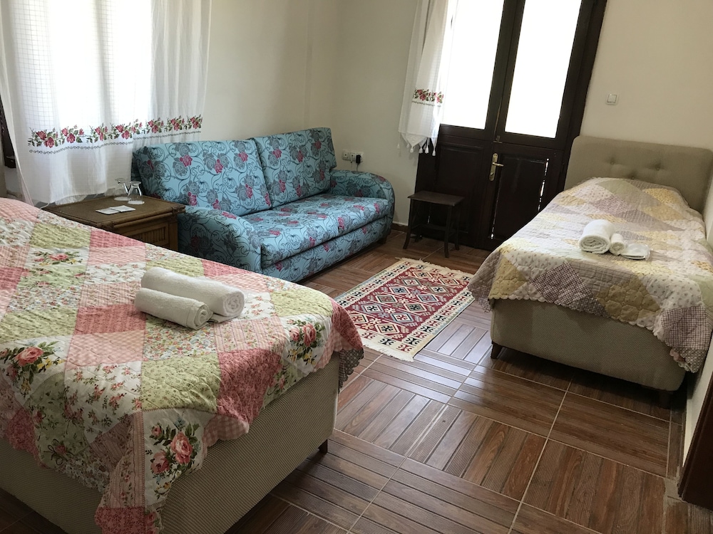 Apartment photo 1