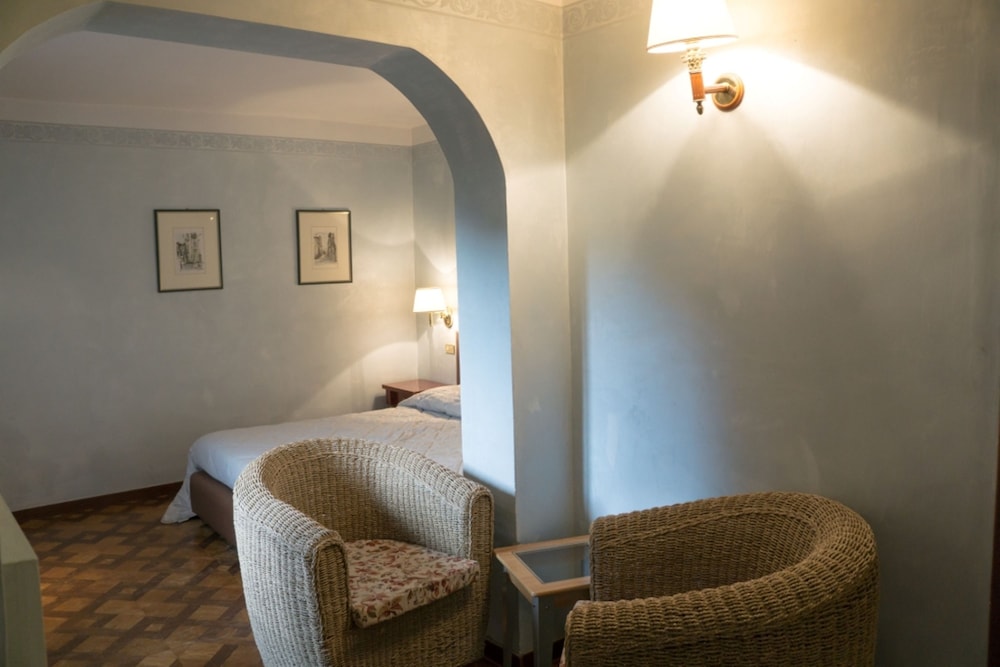 Suite, Hot Tub photo 2