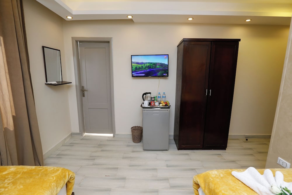 Luxury Double or Twin Room photo 2